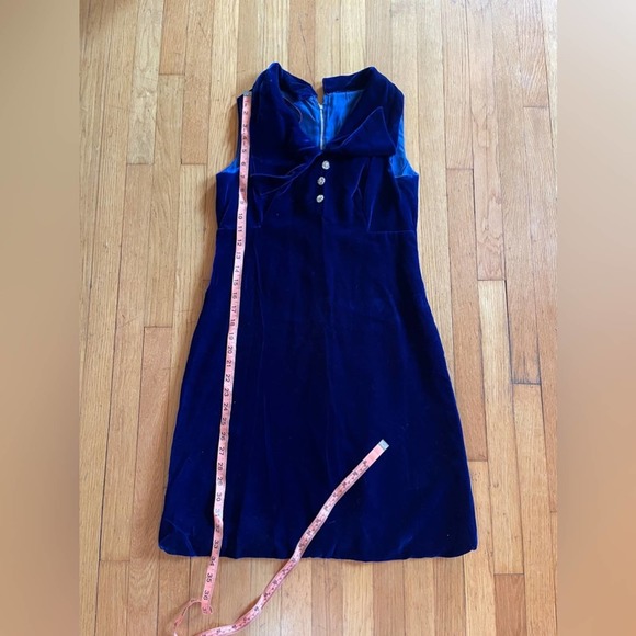 60s Vintage Blue Velvet Mini Dress - Picture 3 of 9